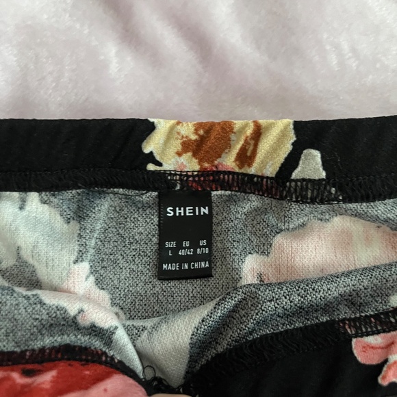 Pencil Skirt Floral - Picture 4 of 5